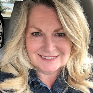 Meet your Posher, Debra